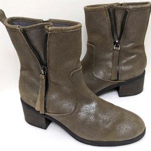 Clarks Chic Nevella Devon Coolest Looking Short Side Zip Boots